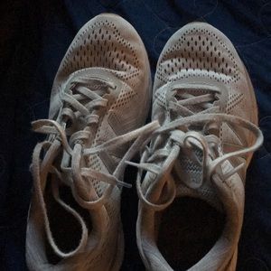 New balance fresh foam tennis shoes